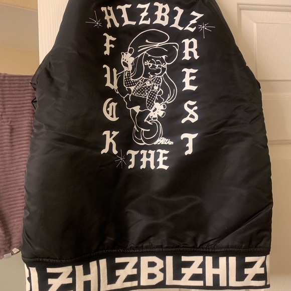 *BRAND NEW* HLZBLZ Smurfette Reversible Bomber - Picture 1 of 4